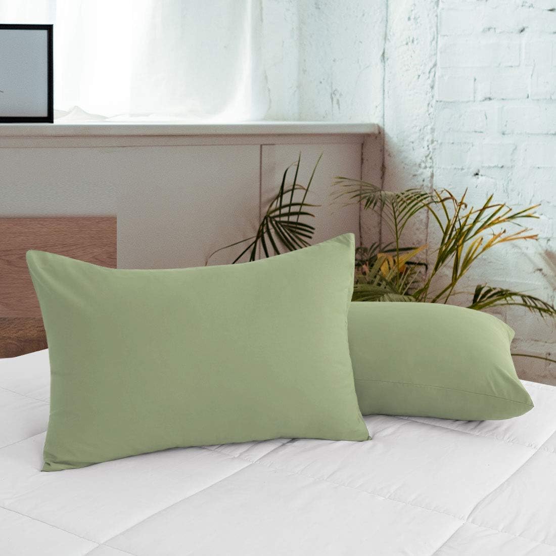 PiccoCasa Zippered Pillowcases - 100% Brushed Microfiber Polyester | Soft & Comfortable Set of 2 (Standard 20"x26") in Sage