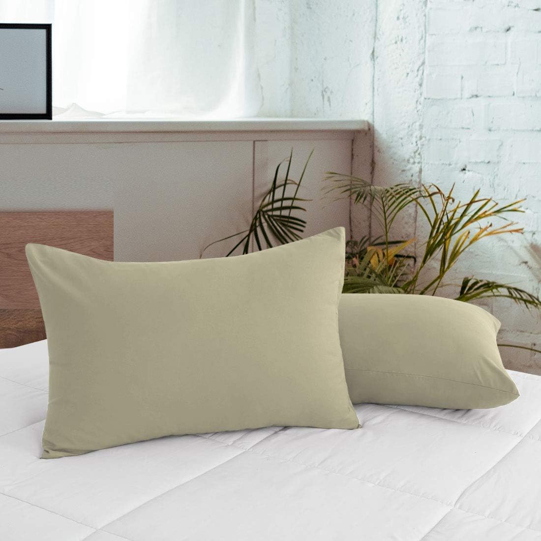 PiccoCasa Zippered Pillowcases - Soft 100% Brushed Microfiber Polyester | Set of 2 Standard (20"x26") Khaki