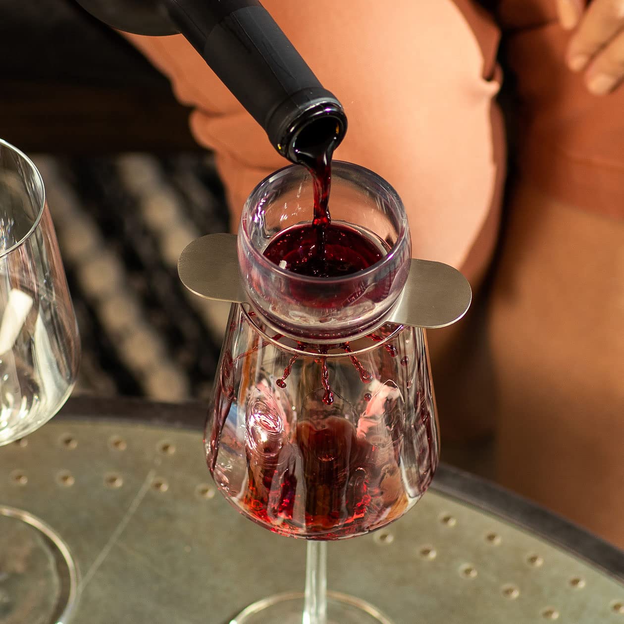 Rabbit Wine, Wine Aerator with Sediment Strainer and Stand, Hand-Free Wine Decanter for Red Wine Lovers, 3.35 x 3.35 x 5.6 IN