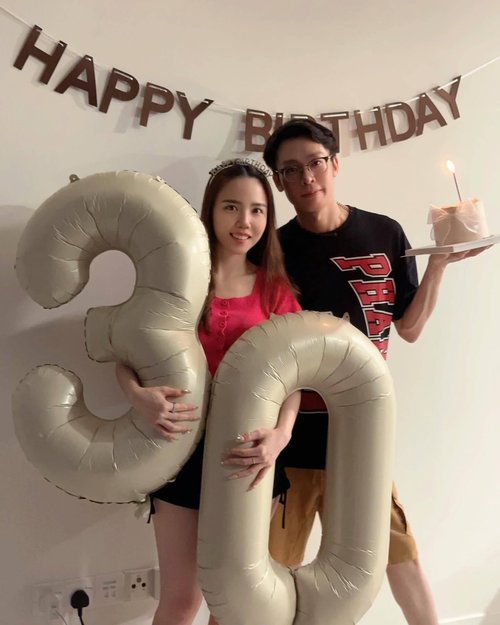 Cream Number 2 Balloon 40 Inch, 2nd Birthday Decoration for Toddlers Girls Boys, Sparkling 2 Number Balloon Party Decor