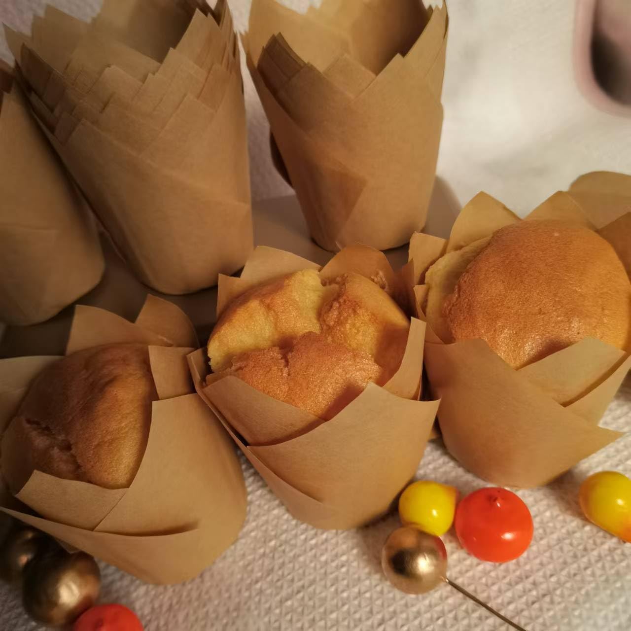 200pcs Natural Tulip Cupcake Liners for Baking, Unbleached Cupcake Liner, Greaseproof Parchment Paper Muffin Liners, Tulip Muffin Liners for Party, Christmas, Valentines