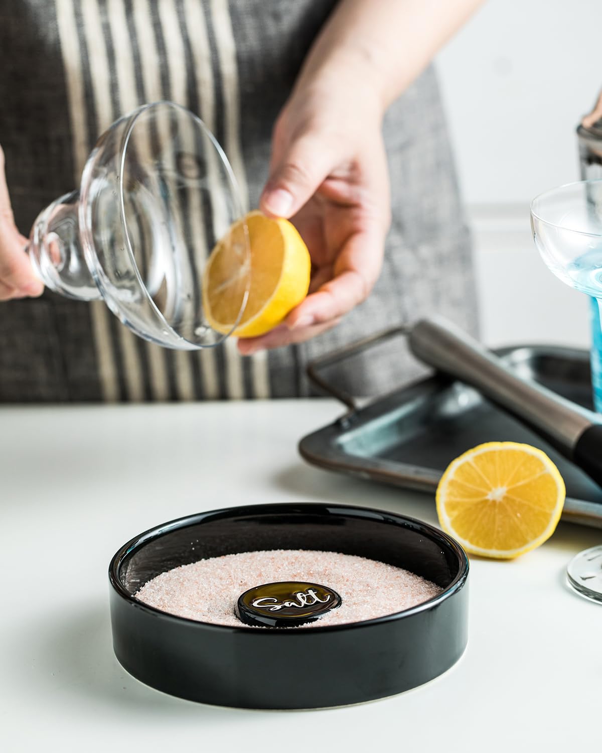Zoeeker Bar Glass Rimmer for Margarita and Cocktail, Ceramic Salt Sugar Glass Rimmer Sugar Container for Cocktails Home Bar Accessories Set of 2, Black