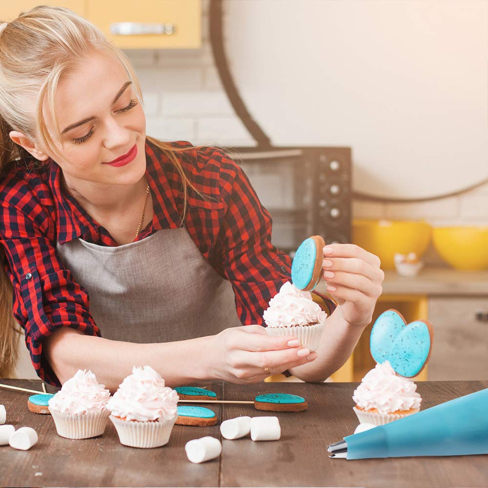 Reusable Decorating Set: Piping Bags, Tips, Couplers & More by Kasmoire