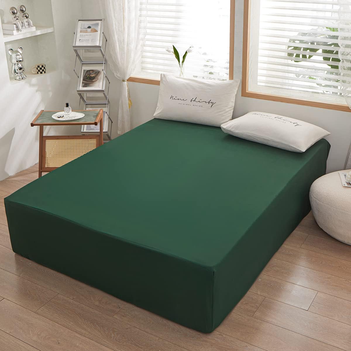 Queen Size Fitted Sheet by [Brand Name] - Soft Microfiber, 15-Inch Deep Pocket, Dark Green | Fade & Shrink Resistant