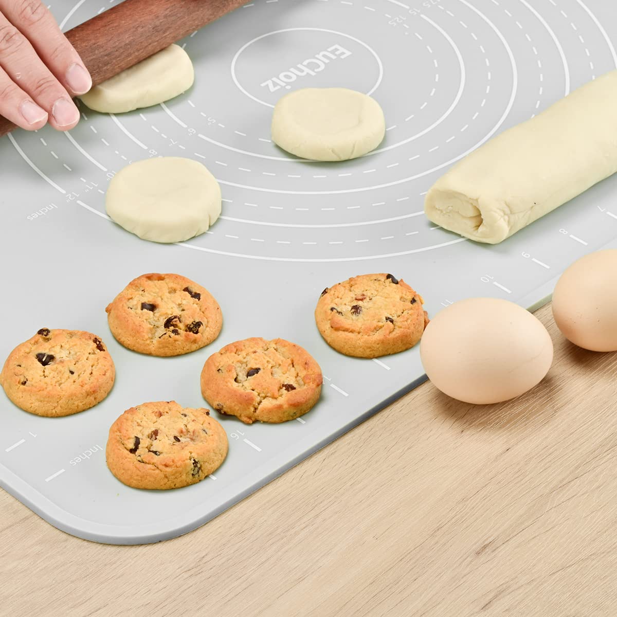 EuChoiz Silicone Pastry Mat 32"*24" Extra Thick Non Stick Baking Mat Food Grade Silicone Dough Rolling Mat with Edge Heightening Large