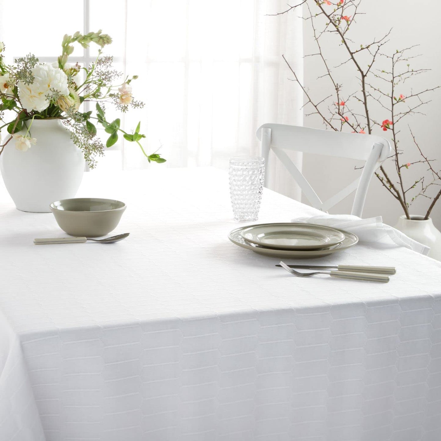 Martha Stewart Honeycomb Modern Farmhouse Polyester Cotton Rectangle Tablecloth, White, 60"x102"