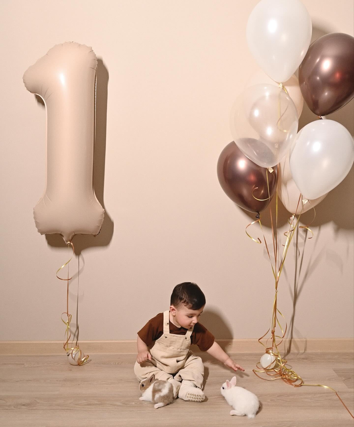 40 Inch Light Brown 1 Balloon for First Birthday, Tan 1st Number Balloons Khaki Birthday Decorations for Girl Boy Kids Toddler Baby, Beige One Giant Number 1 Balloon