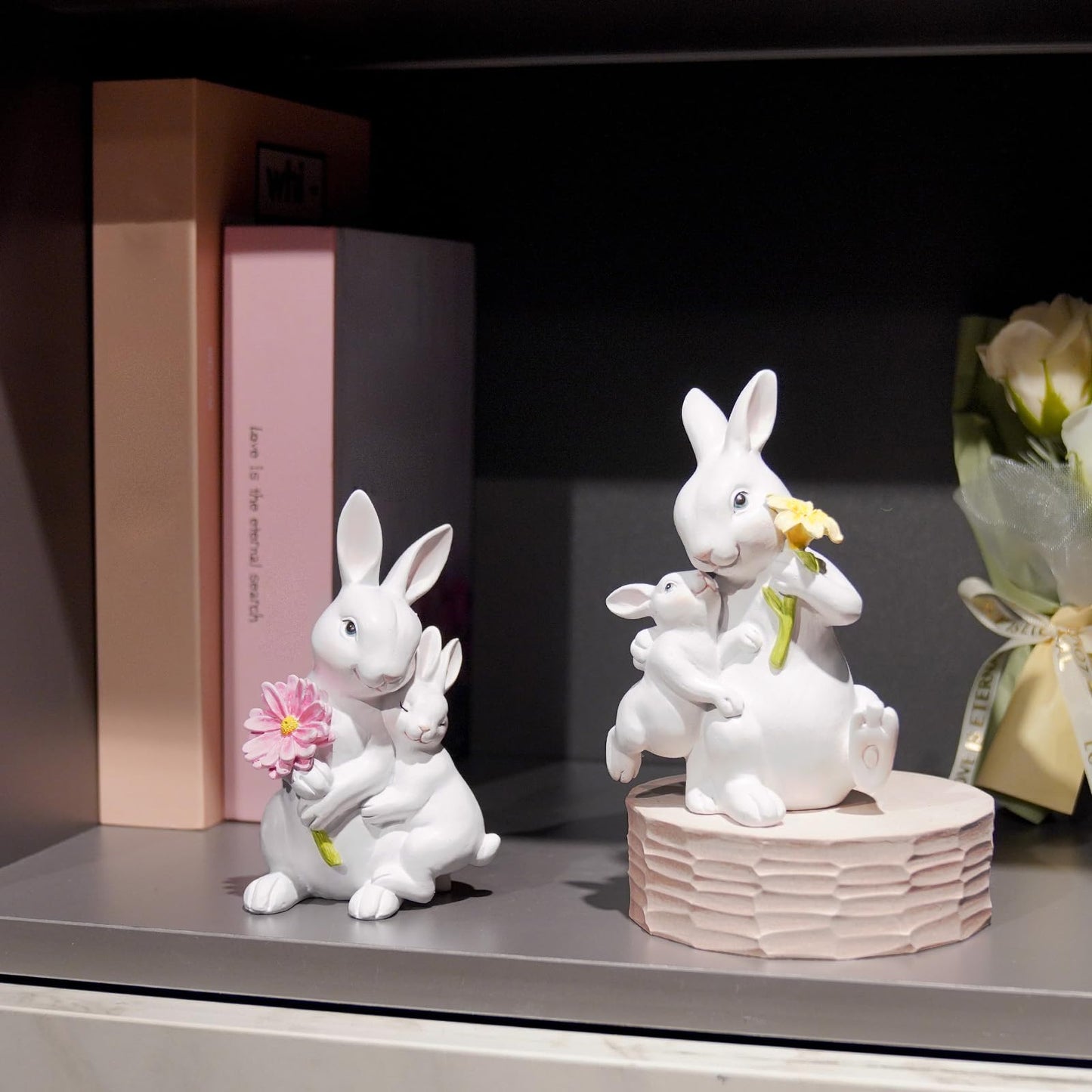 Braxio Easter Bunny Family Figurine Decoration - Bunny Collectible Figurines for Easter Decoration/Spring/Wedding Set of 2