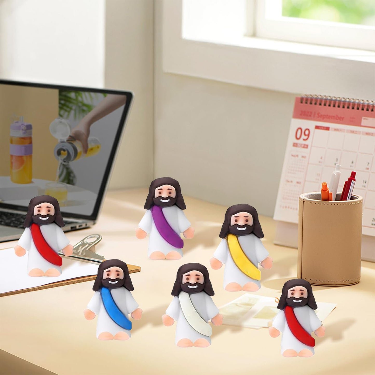 AKFAHOIF Mini Jesus Figures, Set of 30pcs Action Figures Little Jesus Figures, Tiny Jesus Figures to Hide and Seek Religious Gifts for Easter Egg Stuffers