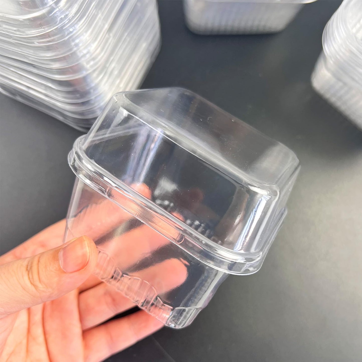 100 Pack Disposable Clear Plastic Cups Ice-cream Cups with Lids and Sporks, 8 oz Square PET Sundae Dessert Cups for Iced Coffee Cold Drinks Frozen Yogut Fruits Jello Snacks Bubble Boba Juice Milkshake