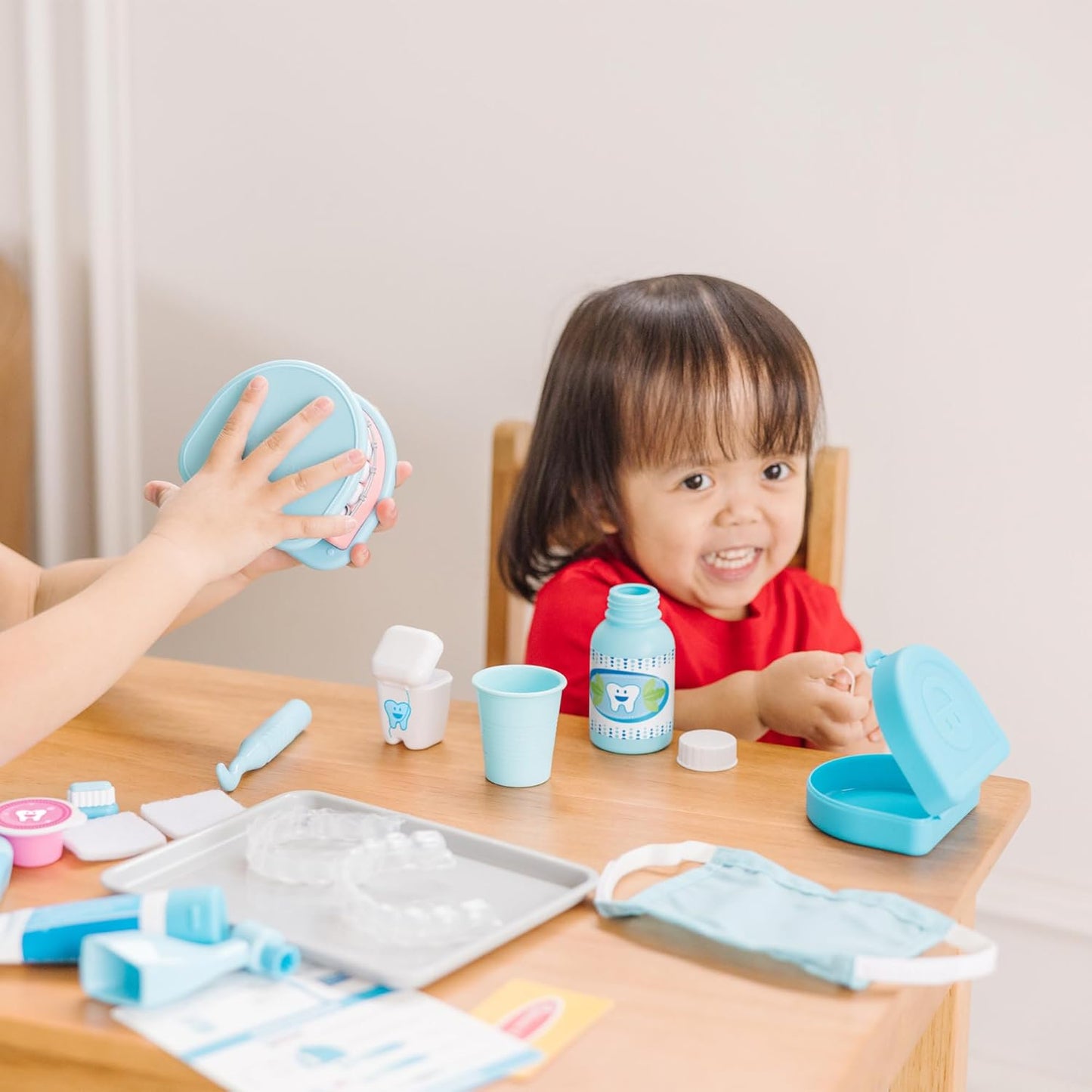 Melissa & Doug Dentist Play Set - 25-Piece Super Smile Kit with Oversized Teeth & Tools for Kids 3+