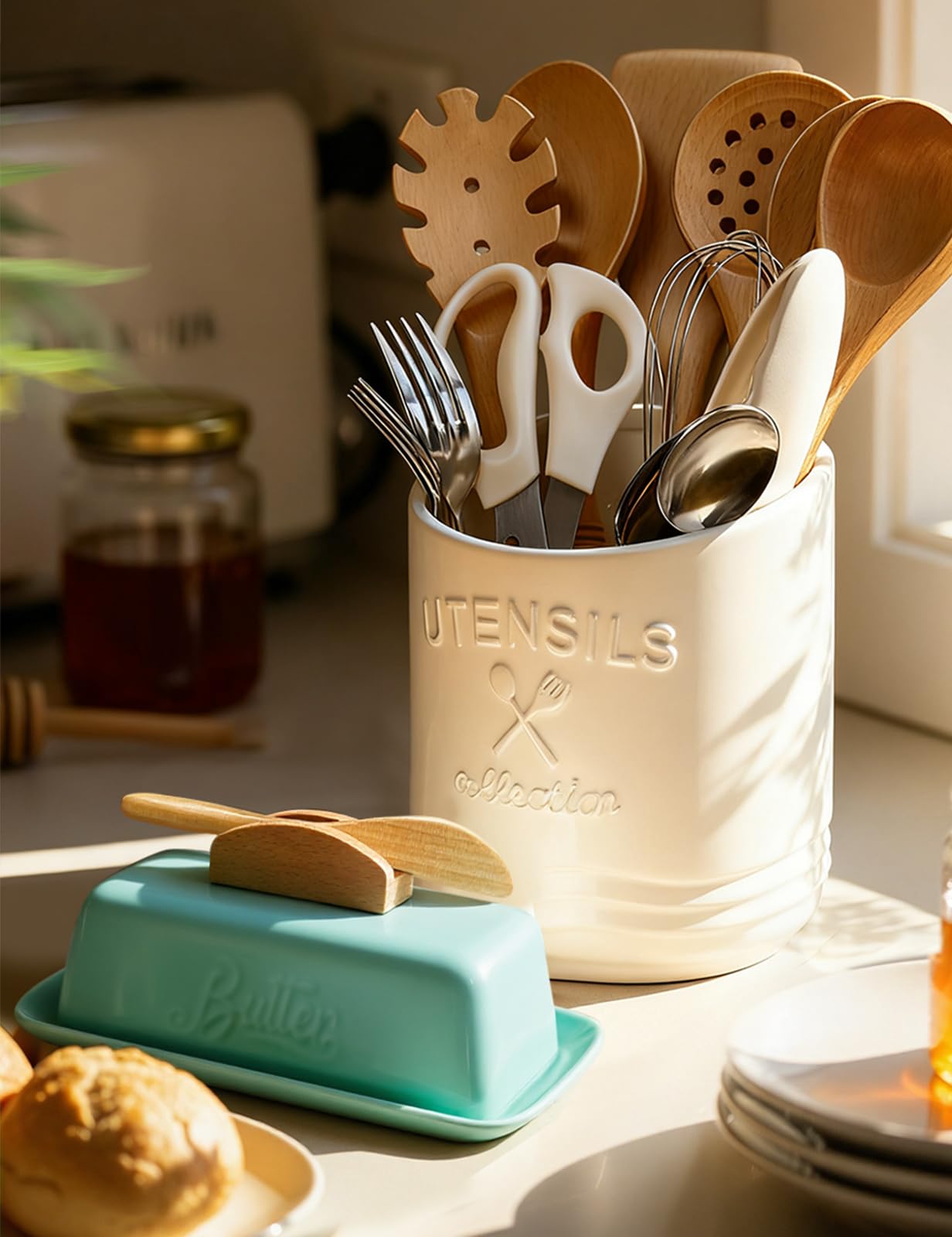 Butter Dish with Lid and Knife Ceramic Butter Holder for Counter Humanized Clamp-able Knife Handle Design, Perfect for East West Coast Butter, Skyblue