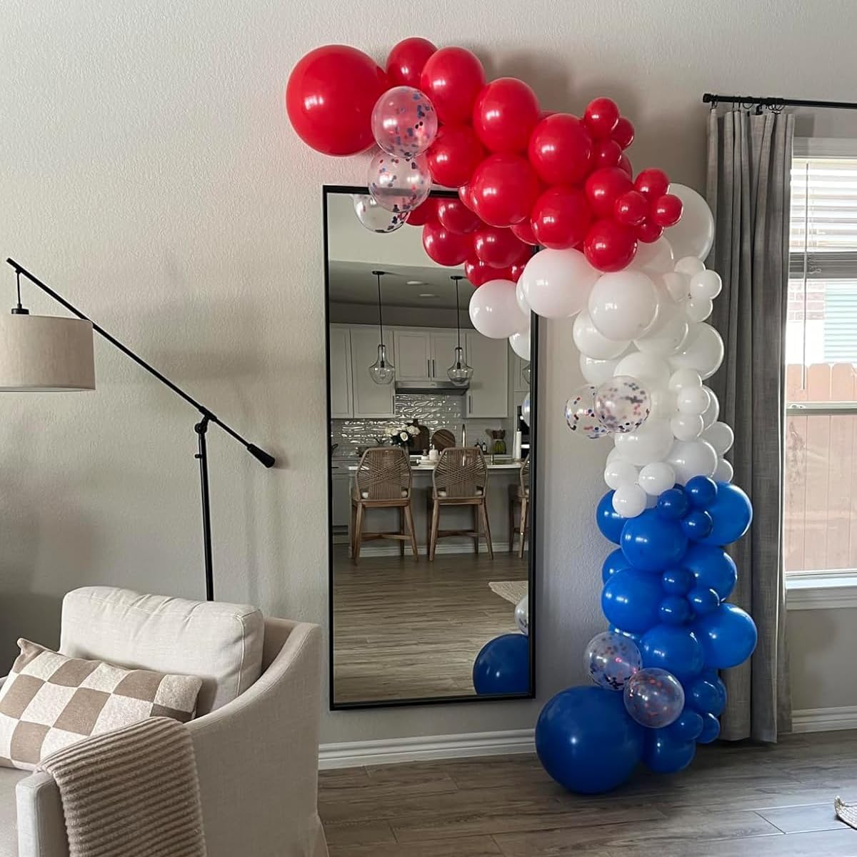 Skiennix 12-Inch Red Latex Balloons - 100-Pack Party Decorations for Birthdays, Weddings & More