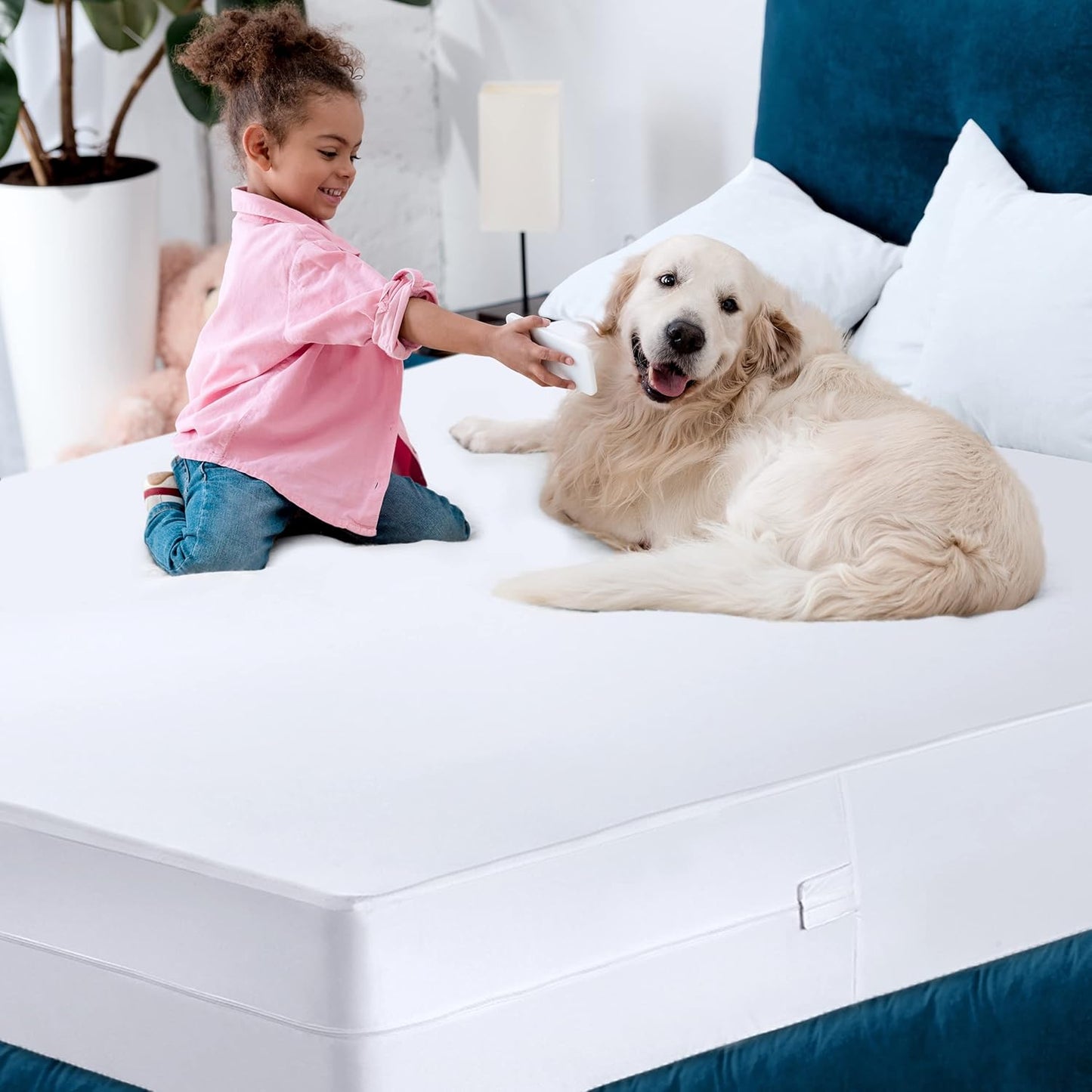 Utopia Bedding Mattress Protector - 100% Waterproof & Bed Bug Proof | Queen Size Encasement