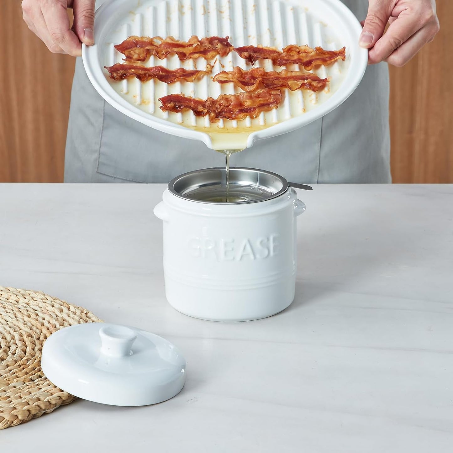ONEMORE Microwave Bacon Tray - Ceramic Cooker for Crispy Bacon | 11-Inch Round Dish with Lid, White