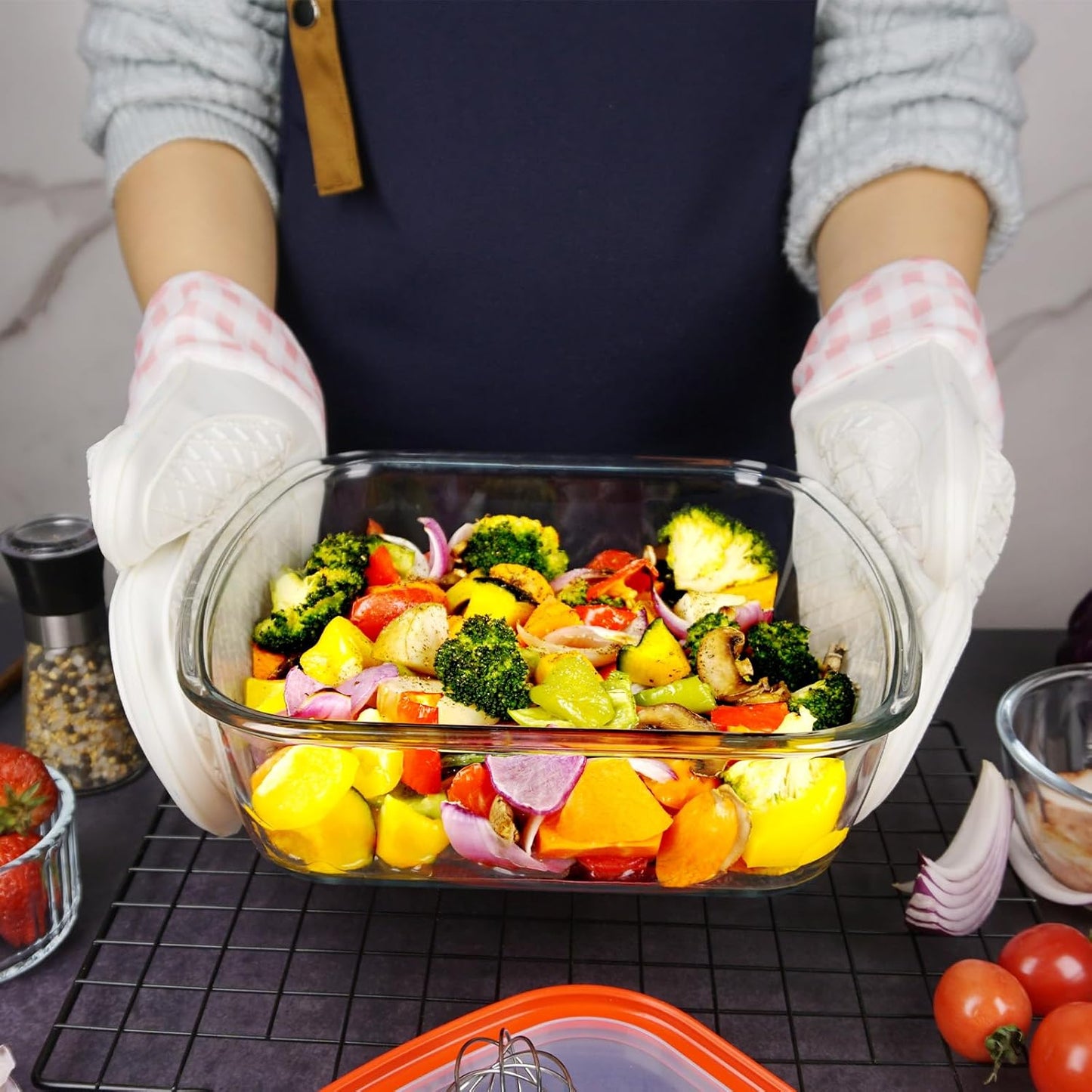 Regine Switzerland 9x9 Inch Square Glass Baking Dish - 2.6QT Deep Pan with Lid | Microwave & Oven Safe