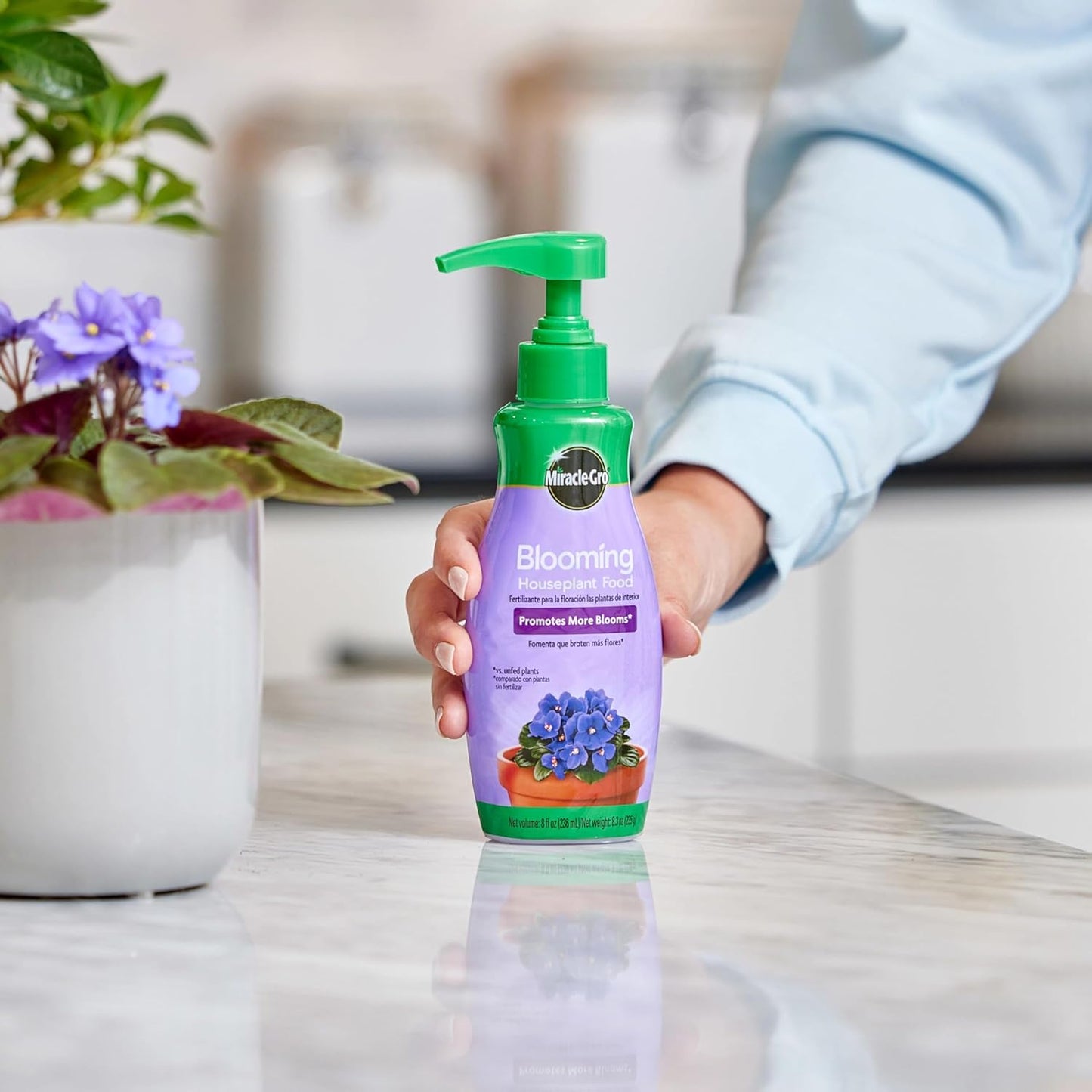 Miracle-Gro Blooming Houseplant Food - Premium Fertilizer for Indoor Plants, 8 Fl. Oz.