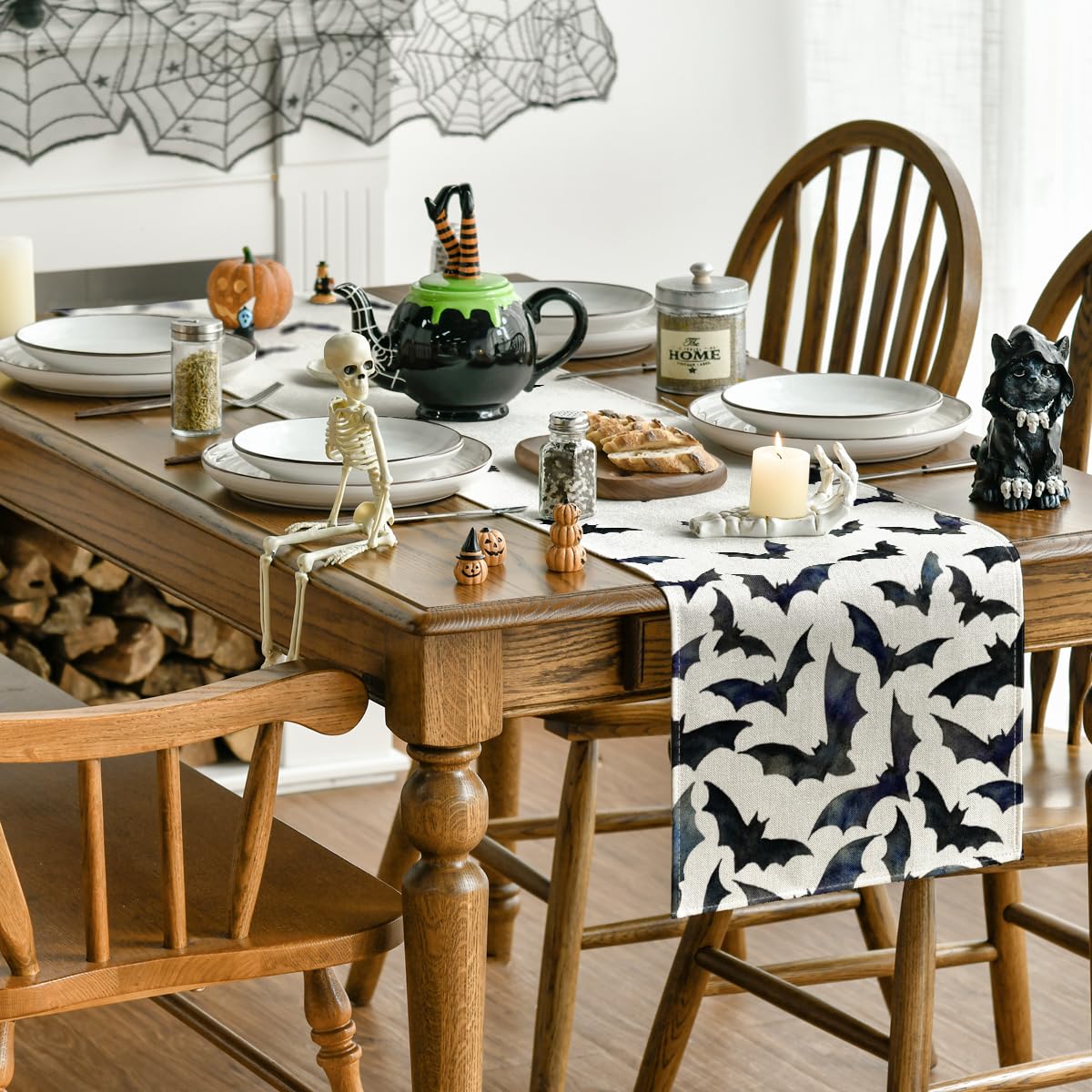 Artoid Mode Silhouette Black Bats Halloween Table Runner, Fall Kitchen Dining Table Decoration for Home Party Decor 13x108 Inch