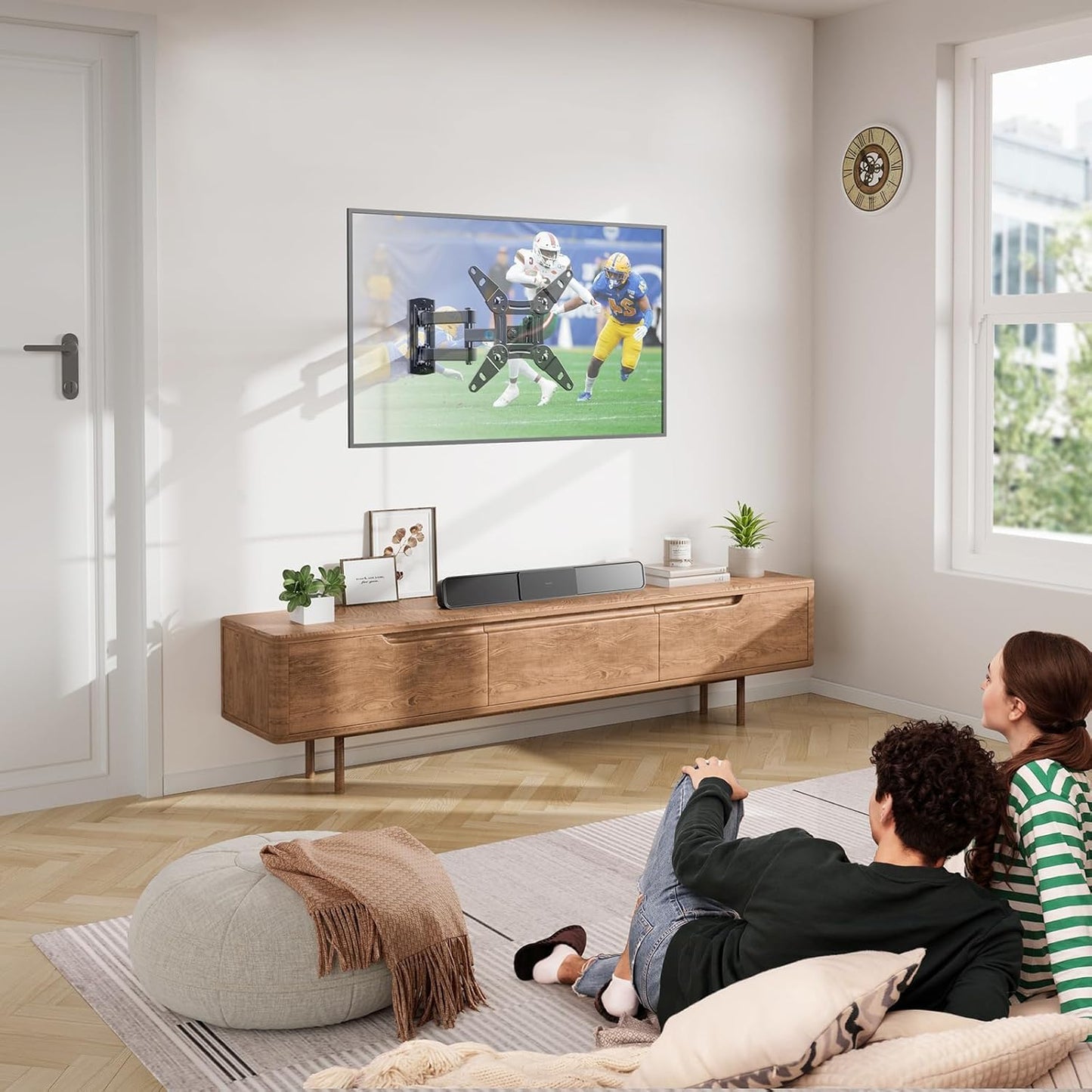 Pipishell Full Motion TV Wall Mount - Fits 13-43 Inch TVs & Monitors | Max VESA 200x200mm, 44lbs Capacity
