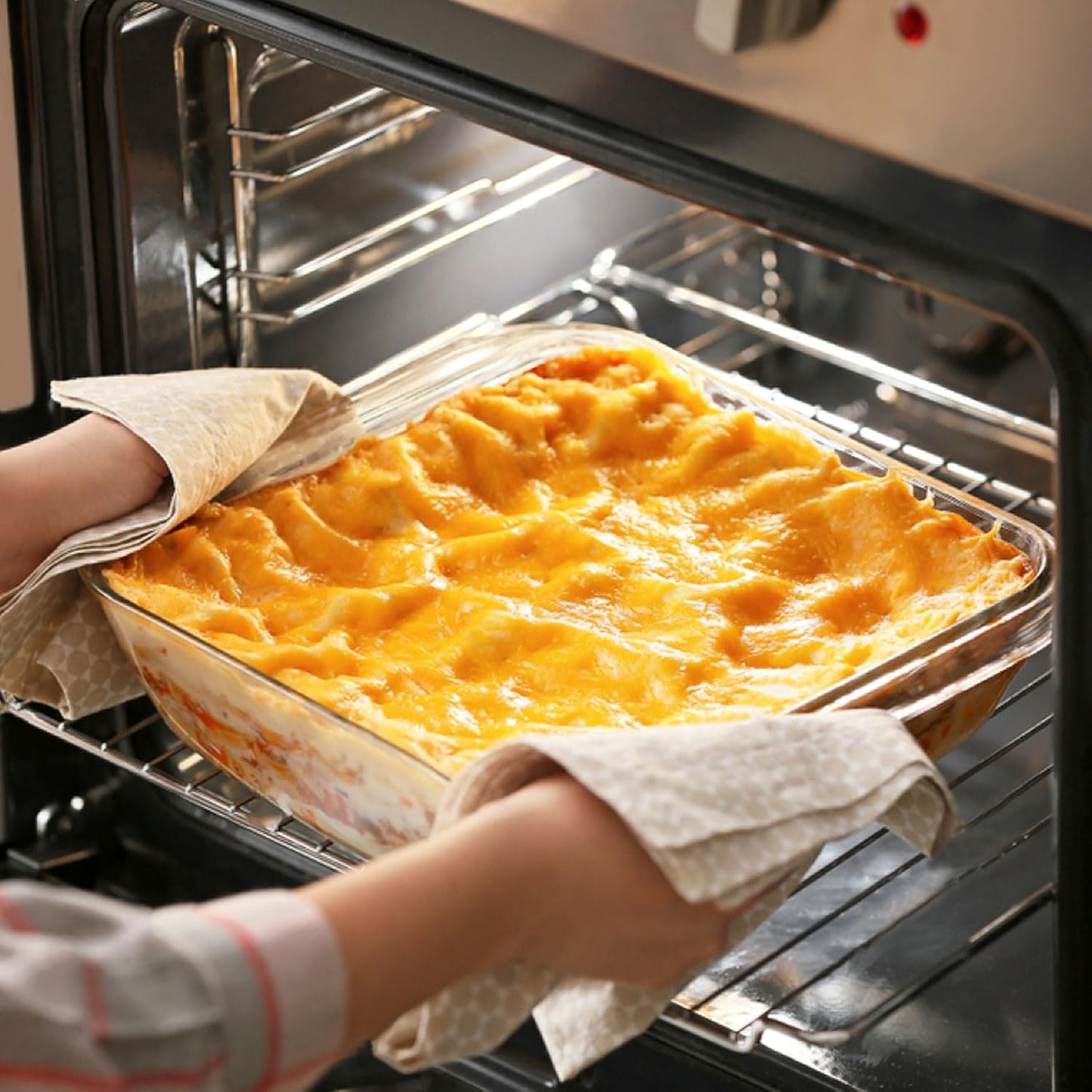 Square Glass Baking Dish by [Brand Name] - 9x9in, 2.4QT Oven Safe Baking Pan