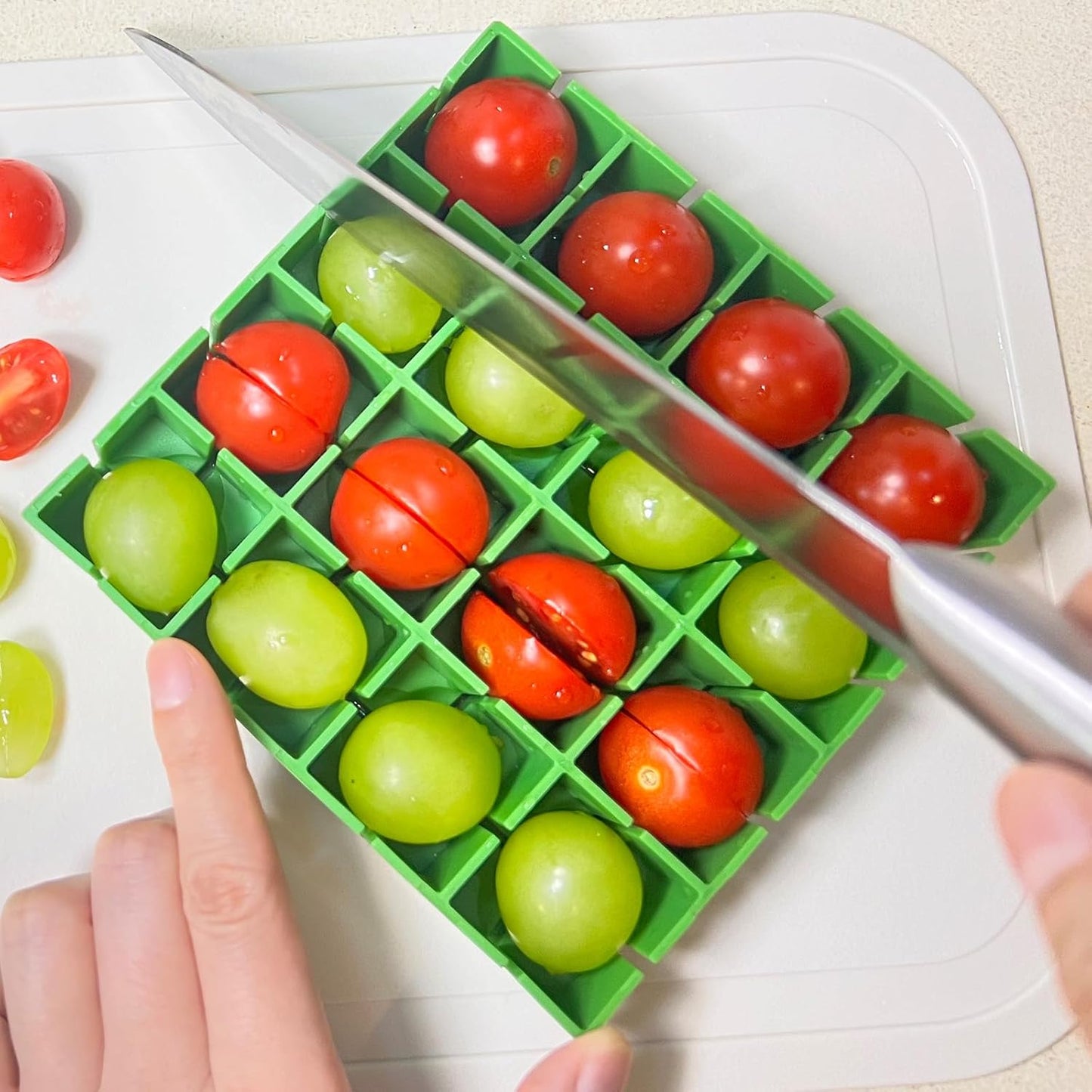 Skiennix Cherry Tomato Cutter - Food Grade Slicer for Quick Half & Quarter Cuts | 16-Piece Set