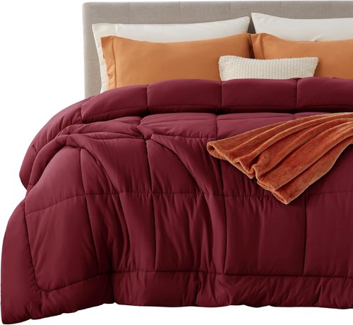 Bedsure Comforter Duvet Insert - All-Season King Size Quilted Down Alternative Blanket, GentleSoft, Red 90 x 102 Inches