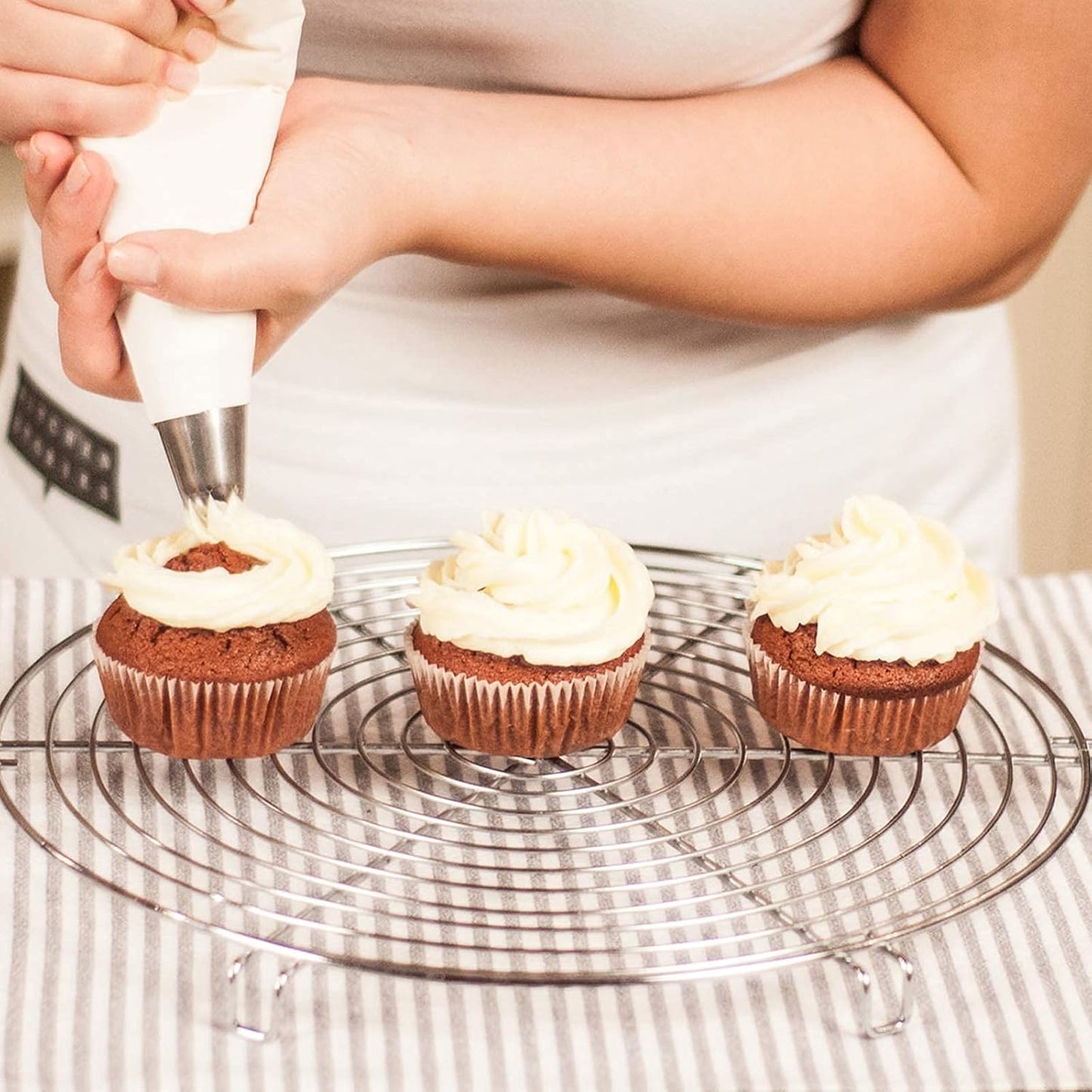 Skiennix Disposable Piping Bags - 400 Pcs 12 Inch Anti-Burst Tipless Icing Bags for Cake & Cookie Decoration