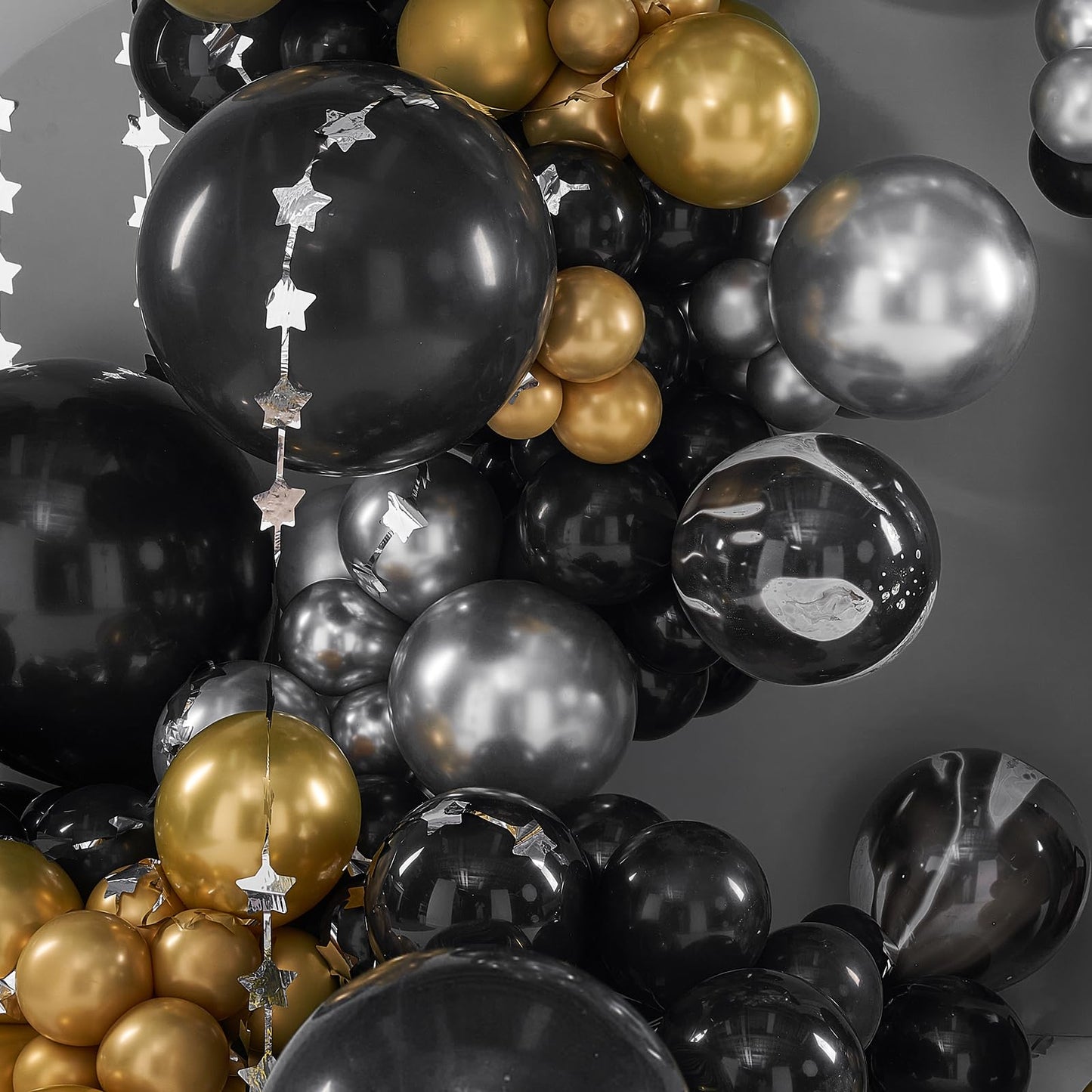 PartyWoo 140 pcs Black and Gold Balloon Arch Kit, Black and Gold Balloons Garland with 4D Marble Balloons, Chrome Metallic Silver Balloons, Star Garland for Birthday Decorations, Retirement Party