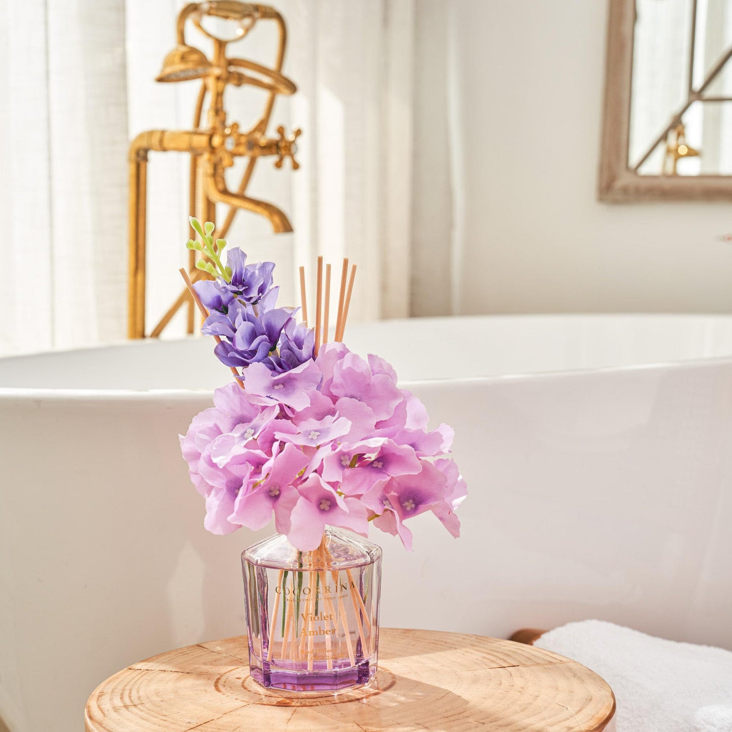 COCORRÍNA Reed Diffuser - Violet Amber 8.5oz Flower Reed Diffuser Set with 8 Sticks, Home Fragrance Reed Diffuser for Home Bedroom Office Bathroom Shelf Decor (Master Collection)