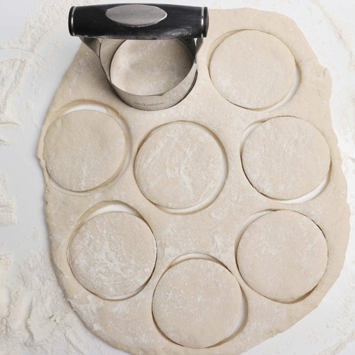 HULISEN 3.5 inch Biscuit Cutter, Stainless Steel Round Cookies Cutter with Soft Grip Handle, and Small Biscuit Cutter, Professional Baking Dough Tools, Gift Package