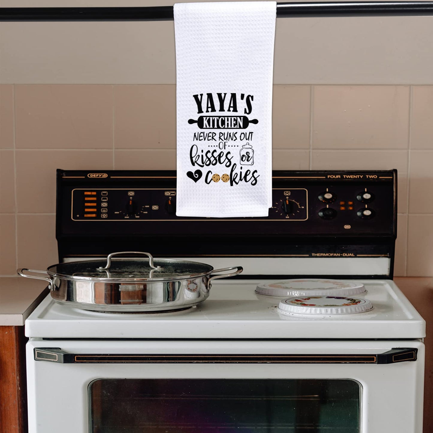 POFULL Yaya Gift Grandma Mother's Day Gift Yaya's Kitchen Never Runs Out of Kisses and Cookies Dish Towel (Yaya towel)