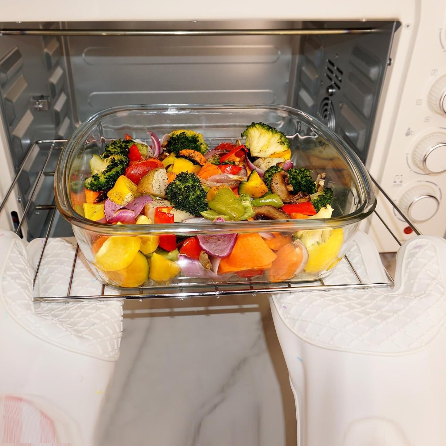 Regine Switzerland 9x9 Inch Square Glass Baking Dish - 2.6QT Deep Pan with Lid | Microwave & Oven Safe