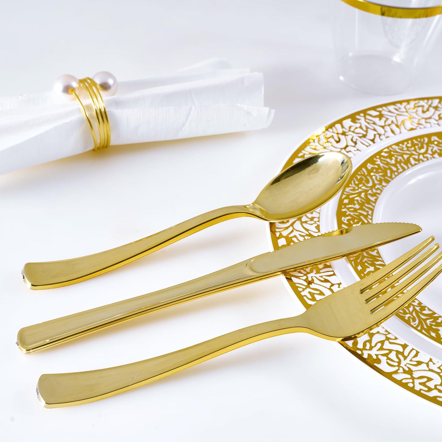 150 Count Gold Plastic Dinnerware Set, Elegant Disposable Include: 25 Gold Lace Plastic Plates, 25 Dessert Plates, 25 Forks, 25 Knives, 25 Spoons, 25 Cup, Ideal for Party, Birthday and Thanksgiving