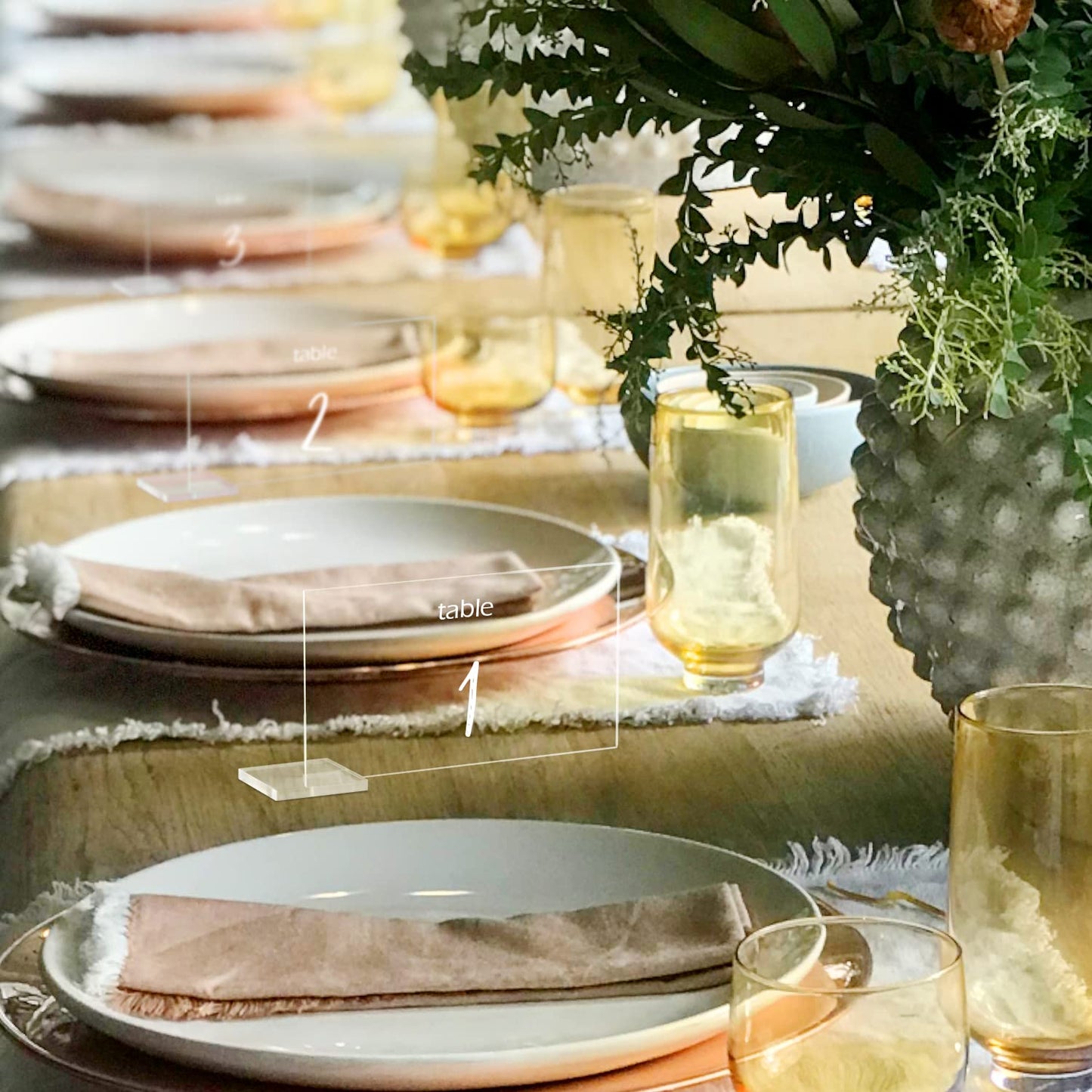 30 Pcs Clear Acrylic Place Cards with Holders, DIY Blank Clear Rectangle Acrylic Name Place Cards, Standing Wedding Guest Names Escort Cards for Wedding Party Dinner Table Setting
