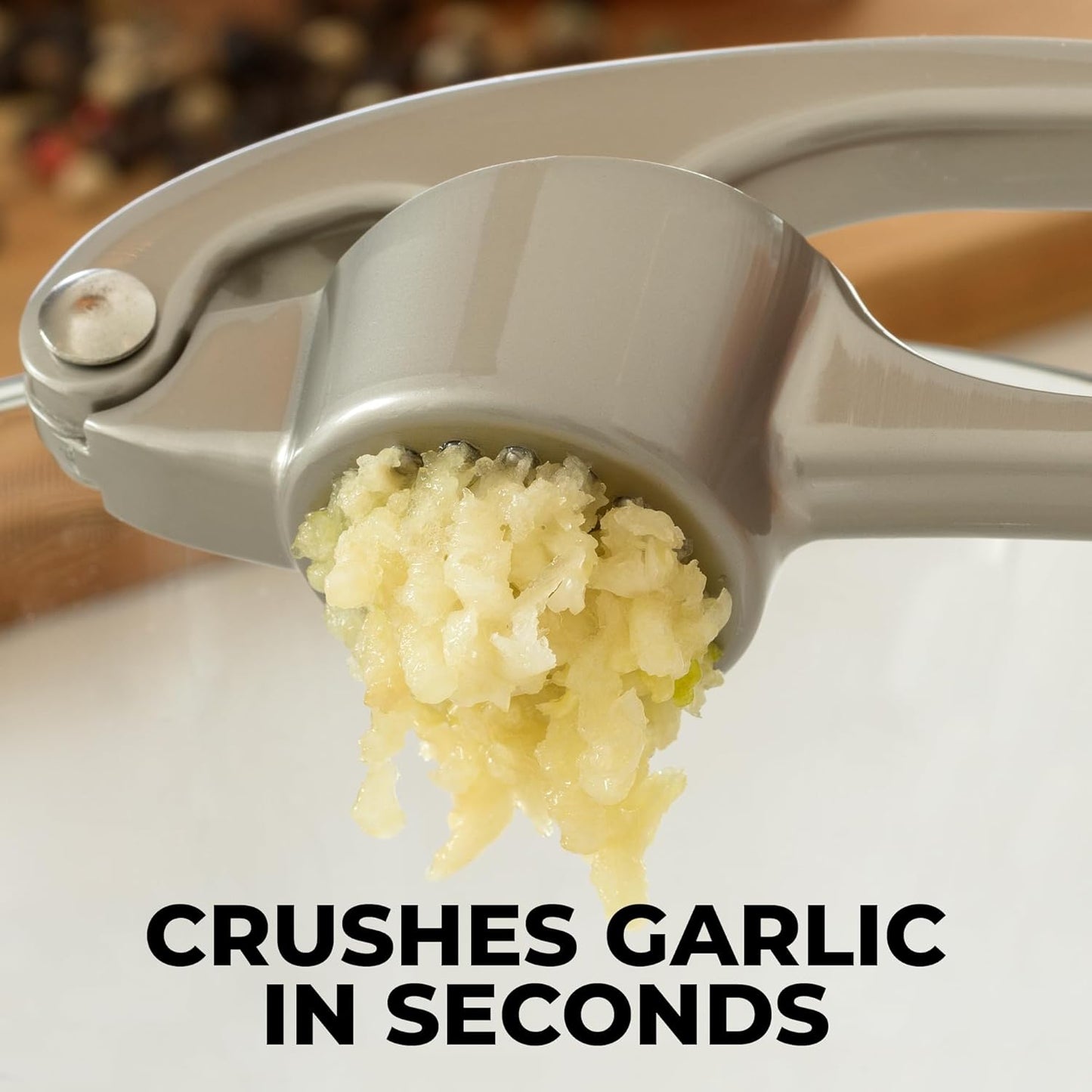 Zulay Kitchen Garlic Press Set - Rust-Proof Professional Mincer with Easy-Squeeze Handle & Silicone Peeler (Silver)