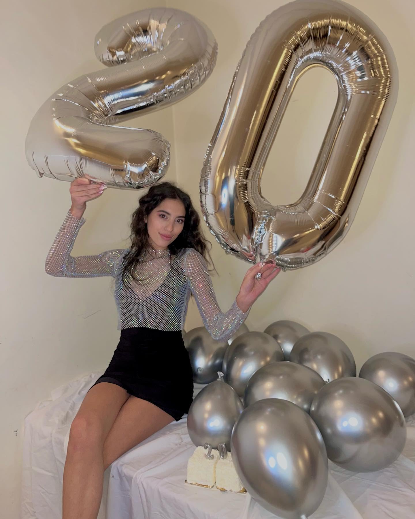 Silver Number 60 Balloon 40 Inch, 60th Birthday Party Decorations for Children, Giant 60 Foil Balloon for Party Supplies