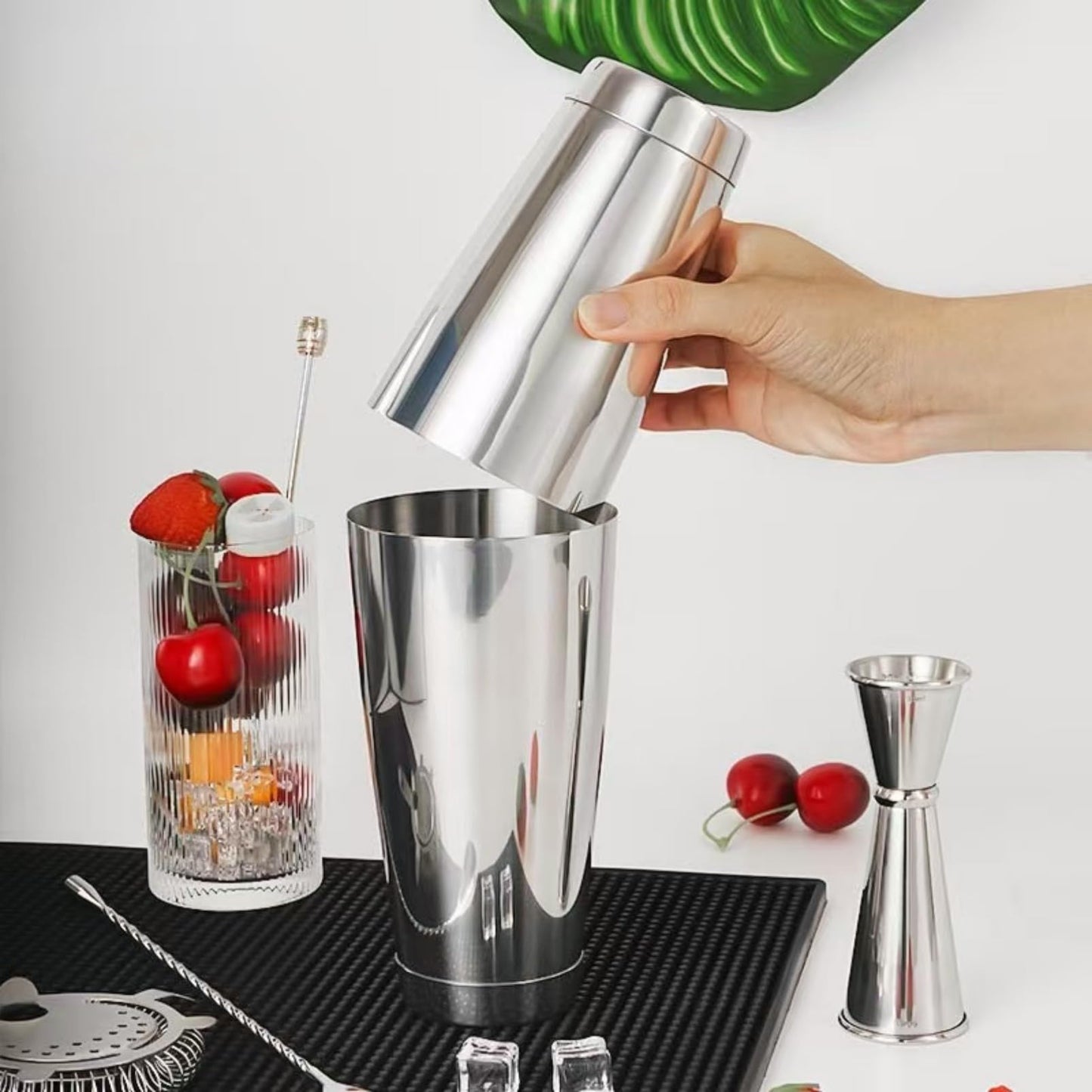 WPHUAW Boston Cocktail Shaker Set, 28 oz & 20 oz Stainless Steel Weighted Shaker Tins, Metal Martini Shaker Drink Mixer for Bartending, Professional Bar Tools for Bartender