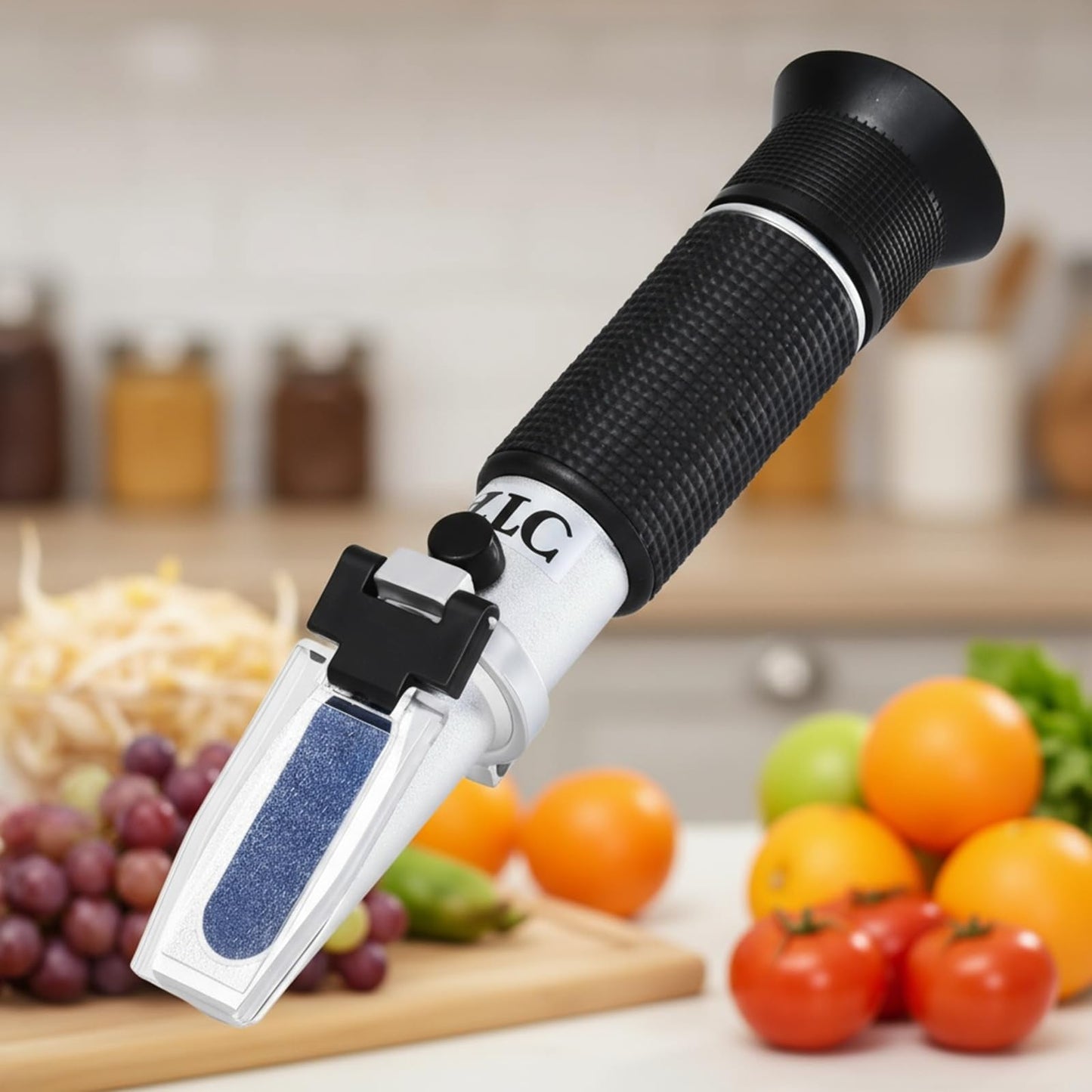 Portable Brix Refractometer with ATC, Accurate Dual Scale Brix Meter Specific Gravity SG Wort 1.000-1.130 & Brix 0-32%, High Precision Sugar Level Tester in Wine Making, Beer Brewing, Home Brew Kit