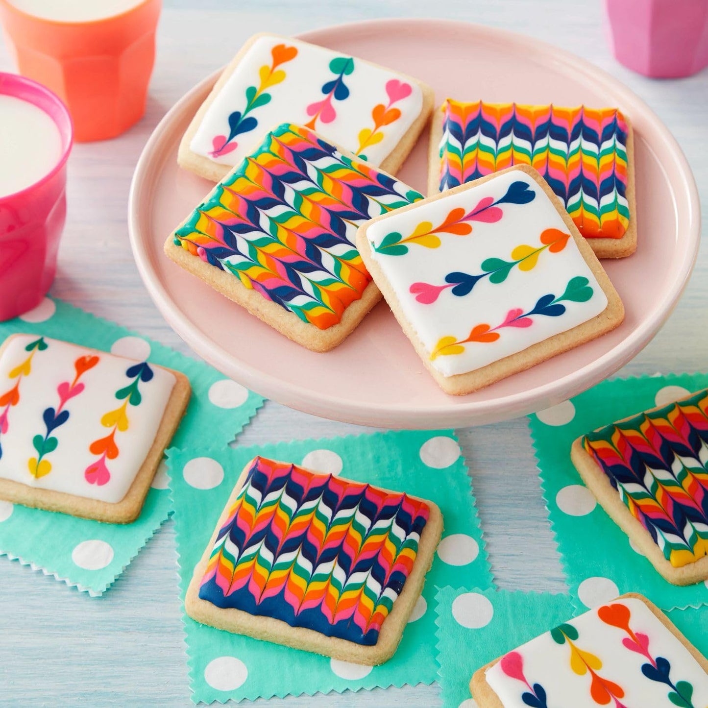 Wilton Royal Icing - For Cake, Cookie & Cupcake Decorating - Pre-Mixed & Ready to Use - Has a Stackable Finish - White, Stiff Consistency