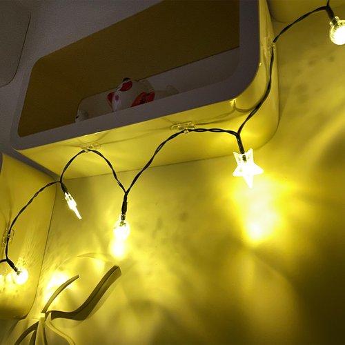 CARAINBO Indoor Mini Light Clips, 60 Clear Clips and 66 Removable Strips, Damage Free Hanging Light Clips for Christmas Decoration, Wall Clips for Hanging Intdoor Lights and Cables, Cord Holders