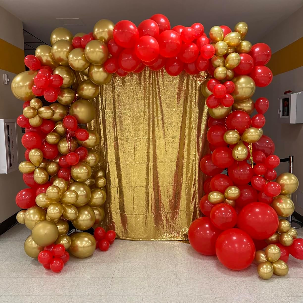 Skiennix 12-Inch Red Latex Balloons - 100-Pack Party Decorations for Birthdays, Weddings & More
