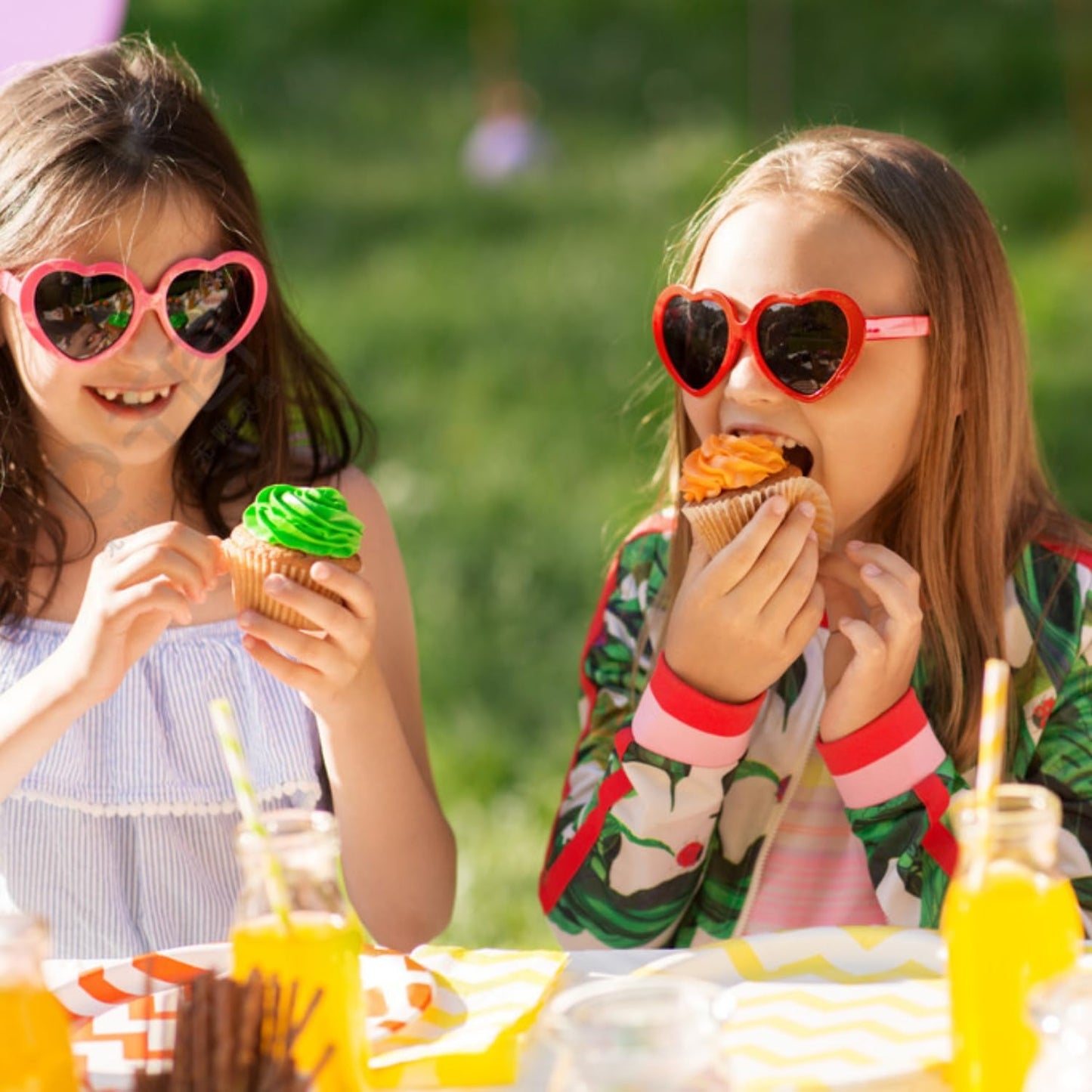 Prefer Green Non-stick 500 Count Mini Cupcake Liners for Baking, Natural, Food-grade Cupcake Wrapper, Greaseproof Parchment Muffin Liners,Baking Cups for Cupcakes, Muffins, Nuts