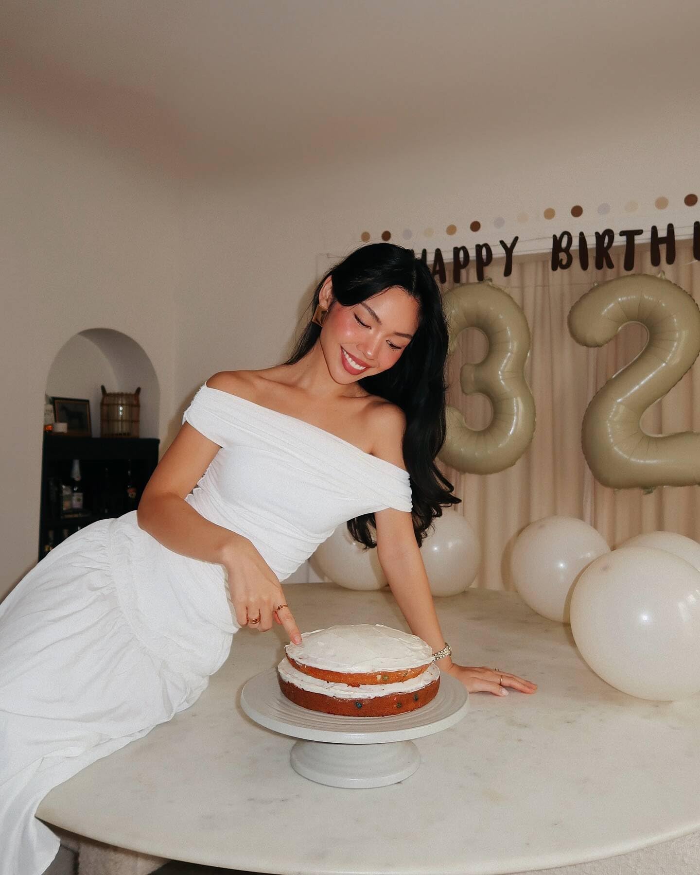 Cream Number 9 Balloon 40 Inch, 9th Birthday Party Decorations for Children, Giant 9 Foil Balloon for Party Supplies