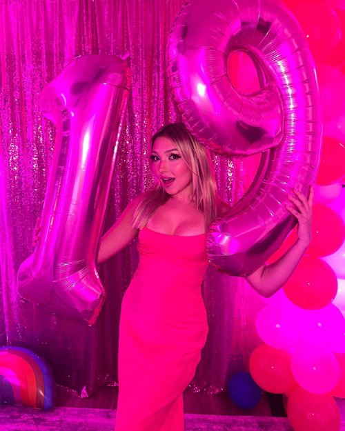 Hot Pink Number 9 Balloon 40 Inch, 9th Birthday Party Decorations for Children, Giant 9 Foil Balloon for Party Supplies
