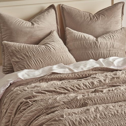 Evergrace King Size Quilt Set - Luxury Ultra Soft Ruched Bedding with 2 Shams | Lightweight Vintage Textured Bedspread in Khaki Tan