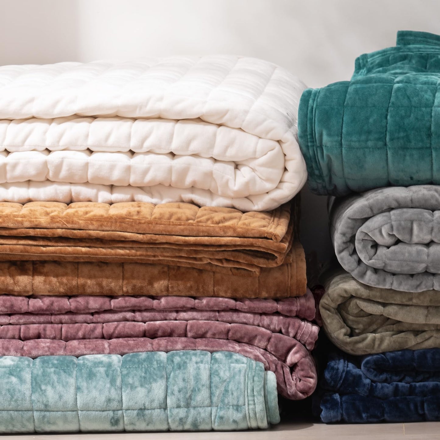 RECYCO Luxury Velvet Quilt Set - Lightweight Comforter for Twin/Twin XL Beds | Aqua Green, Includes 1 Pillow Sham