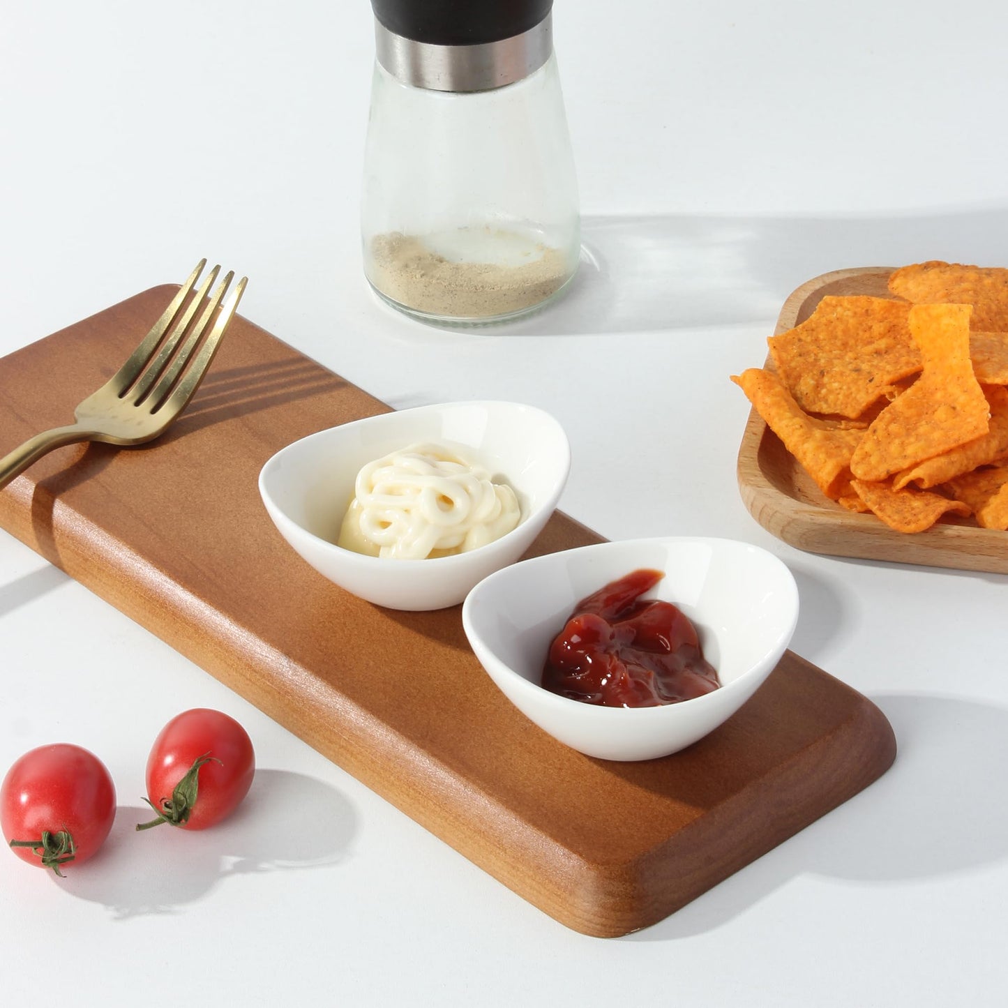 UIBFCWN Ceramic Dipping Bowls, 1.7 Oz Ceramic Soy Sauce Dishes, Porcelain Dipping Sauce Cup Pinch Bowls, Mini Bowl for Side Dishes ketchup Condiment Server Charcuterie BBQ and Party, 50 Pack