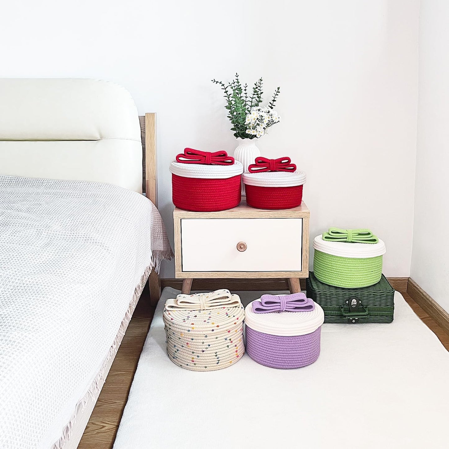 Skiennix Round Woven Rope Storage Basket - Cute Lid & Bow Handle - Ideal for Toys & Home Decor - Red