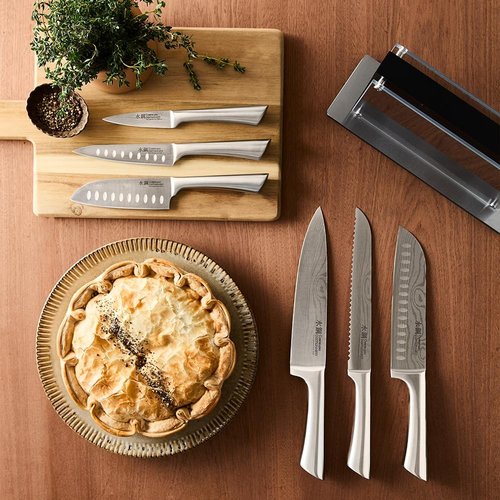 Cuisine::pro 7-Piece Chef Knife Set - Japanese Steel Knives with Magnetic Block | Damascus-Inspired Design