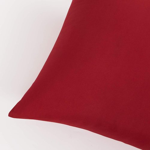 FLXXIE Pillow Cases - Soft Microfiber Standard Size Pillow Covers | Wrinkle & Stain Resistant, 20x26, Wine Red - 2 Piece Set